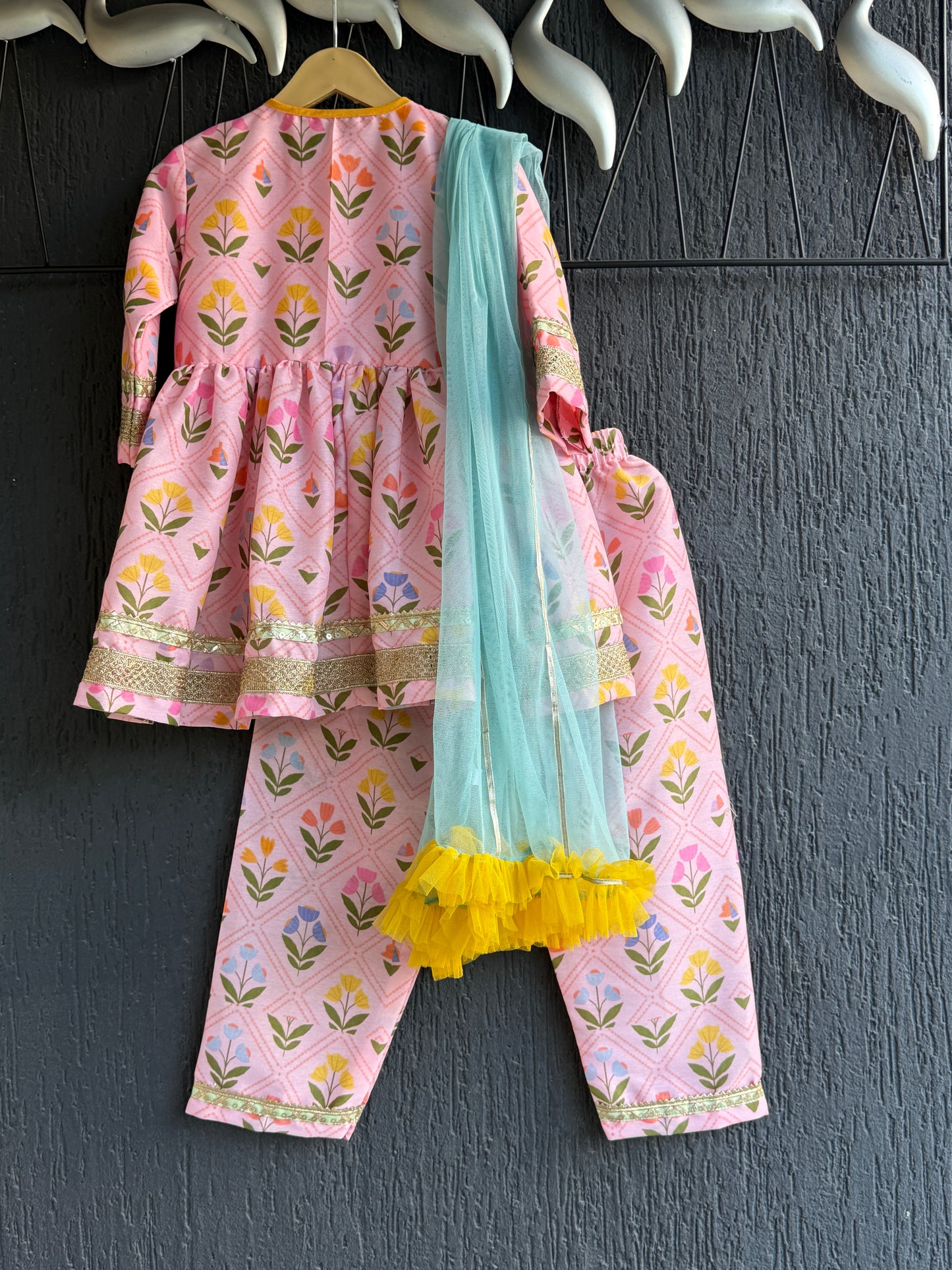 Pink geometric flower print kurta set